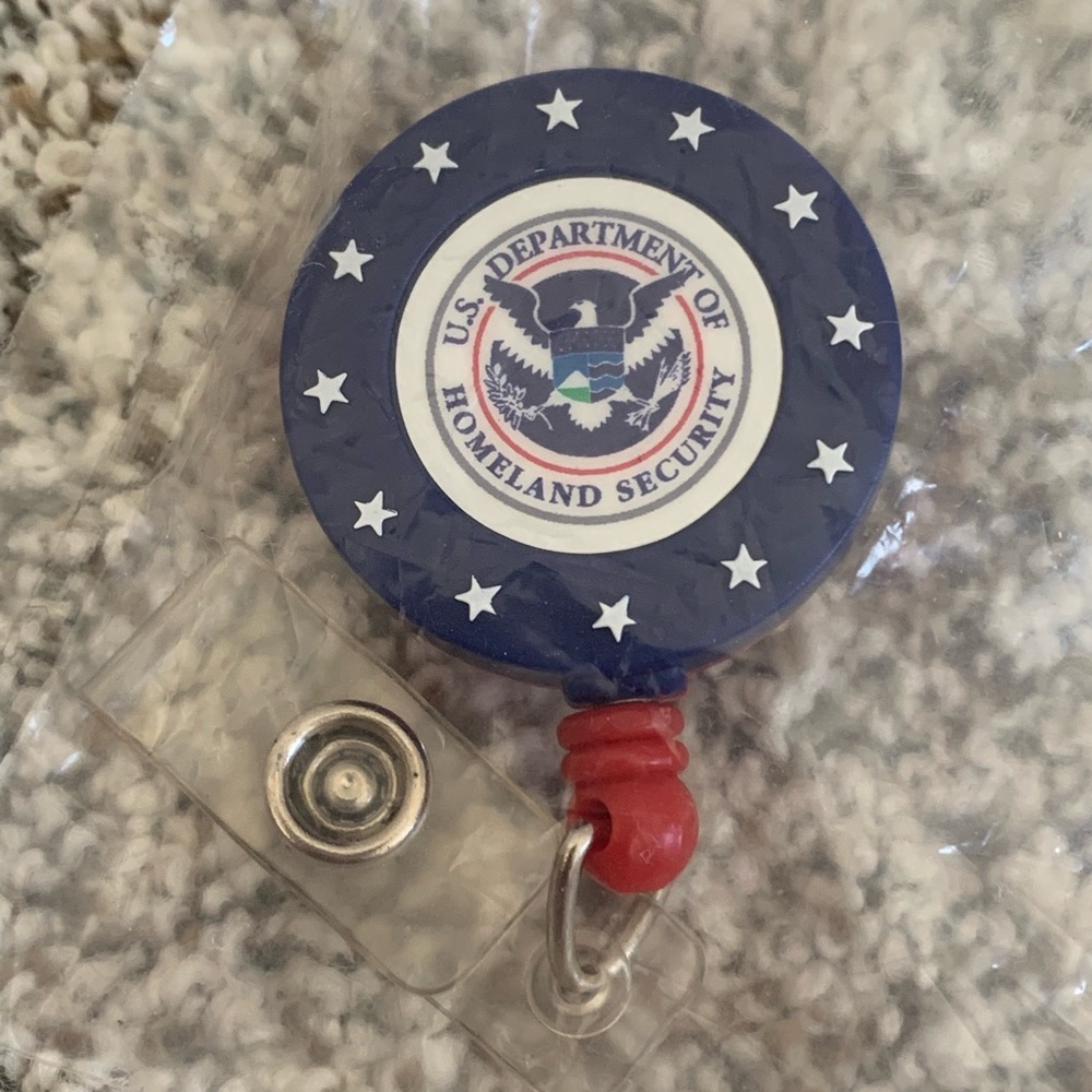 U.S. Homeland Security ID Card Holder with Retractable Badge Reel (new, sealed)